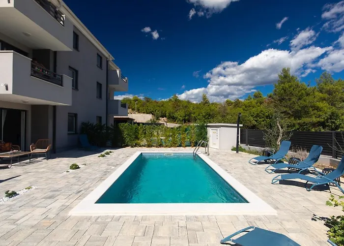 Apartment Patrick With Private Pool