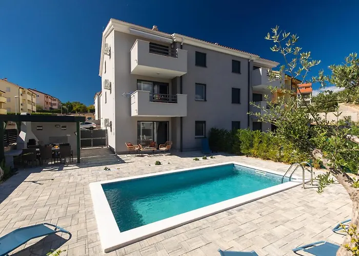 Apartment Patrick With Private Pool
