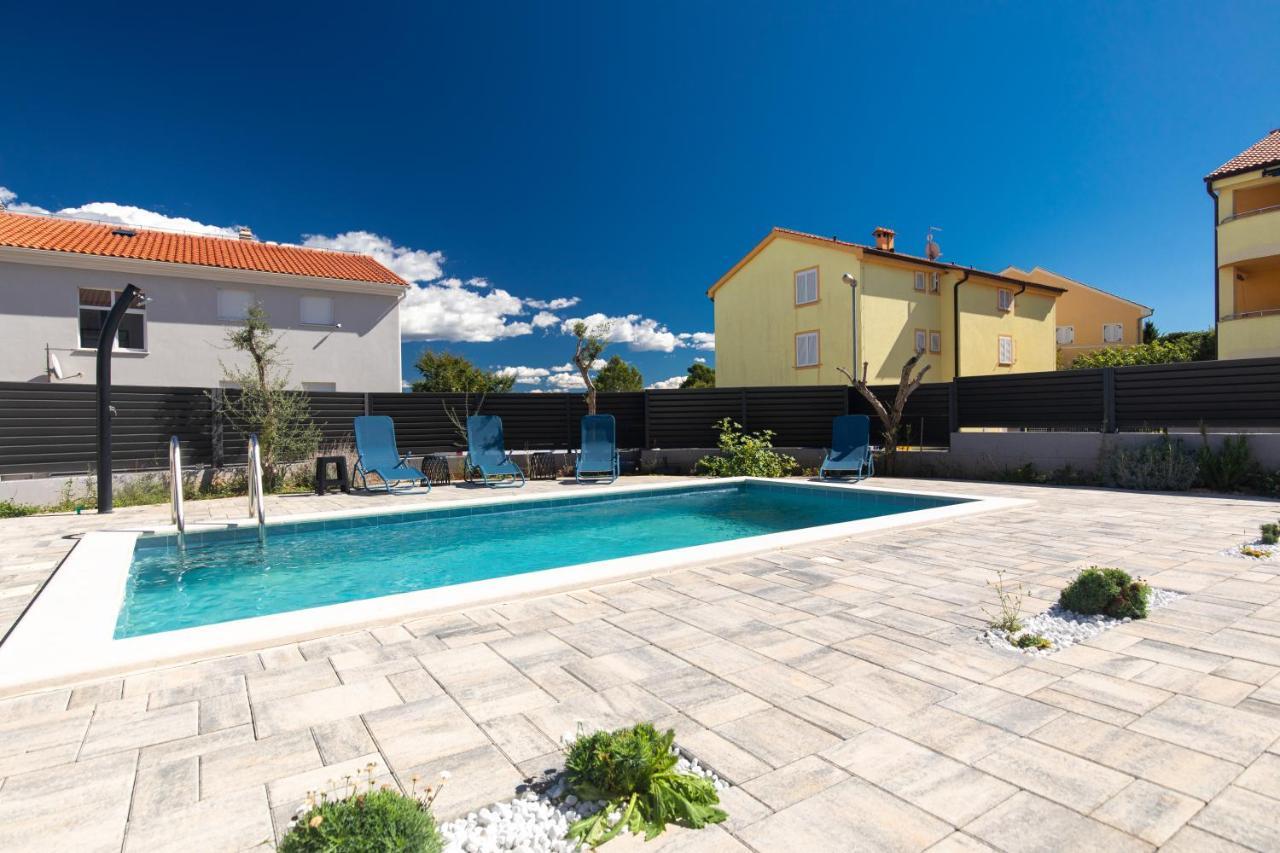 Apartment Patrick With Private Pool