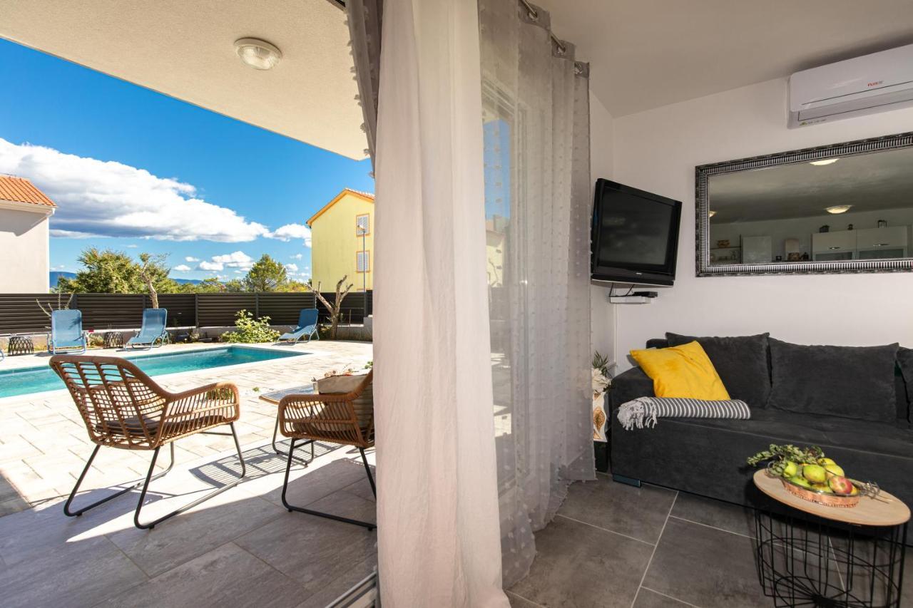 Patrick With Private Pool Apartment *