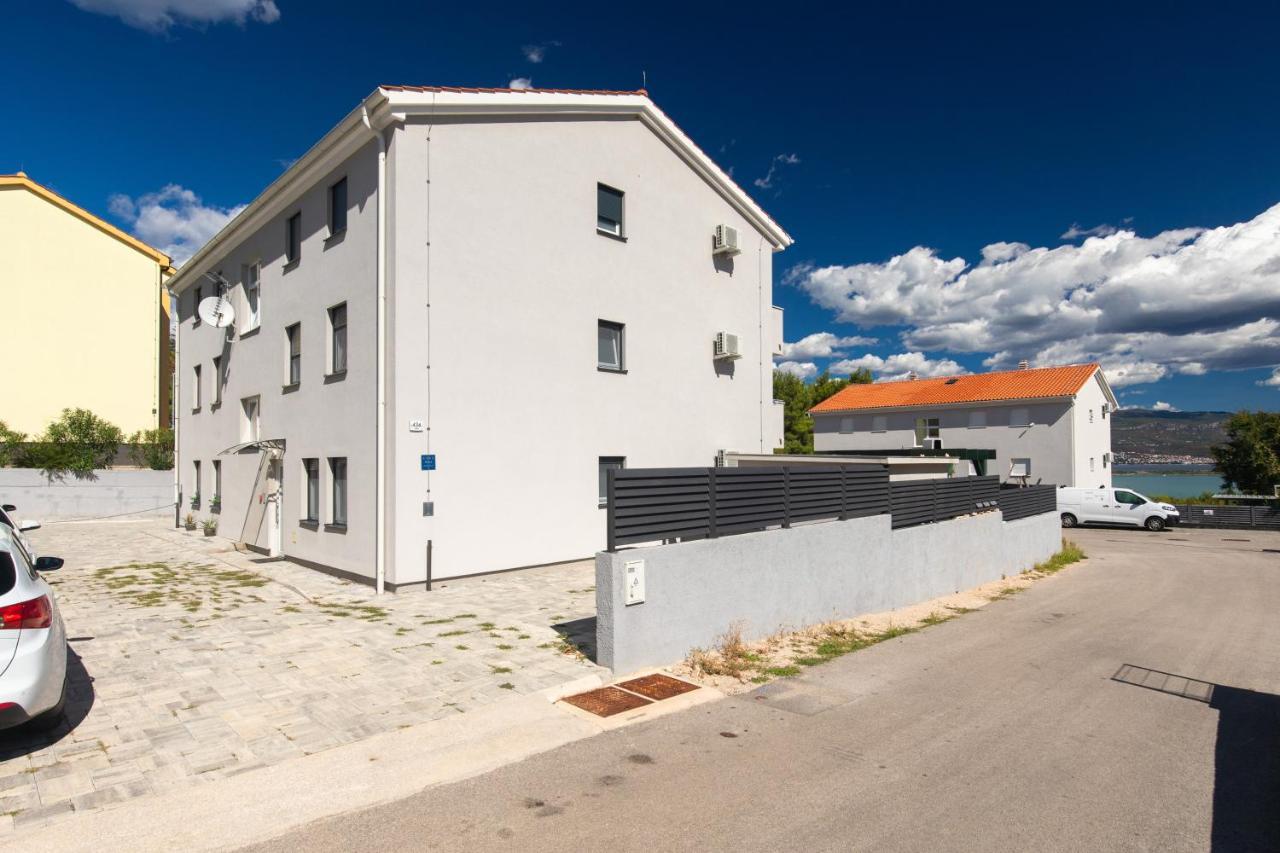 Apartment Patrick With Private Pool Cizici